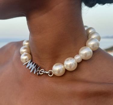 CHUNKY PEARL NECKLACE